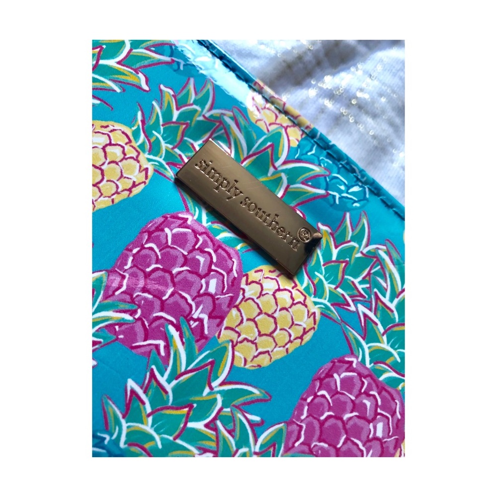 Simply Southern Pineapple Print Wallet
